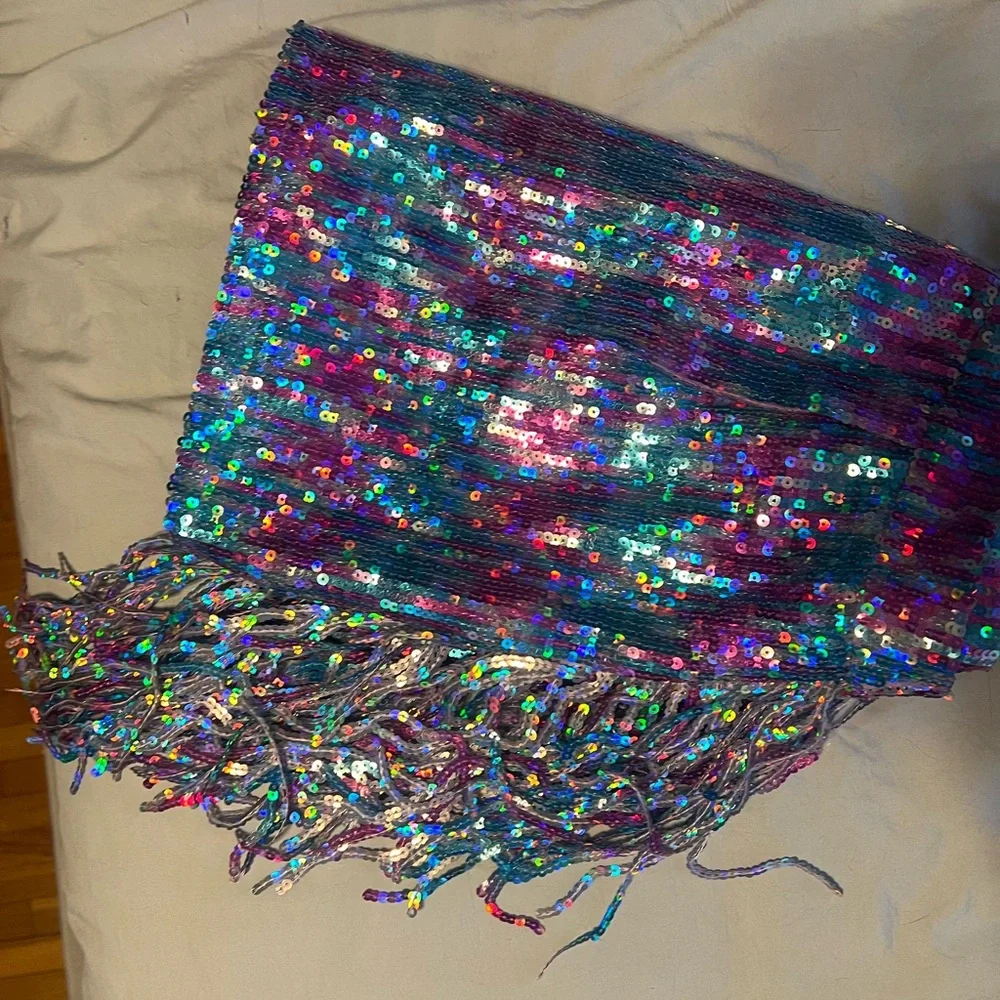 Iridescent Sequin Fringe Shorts - Picture 2 of 3